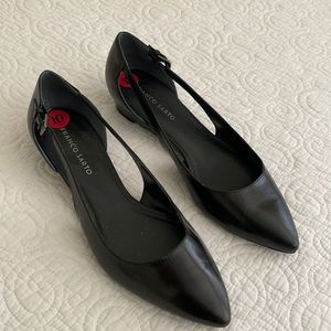 New never worn Franco Sarto black flats size 10